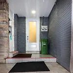 Downtown Retreat-Spacious Rooms With Shared Kitchen & Bath